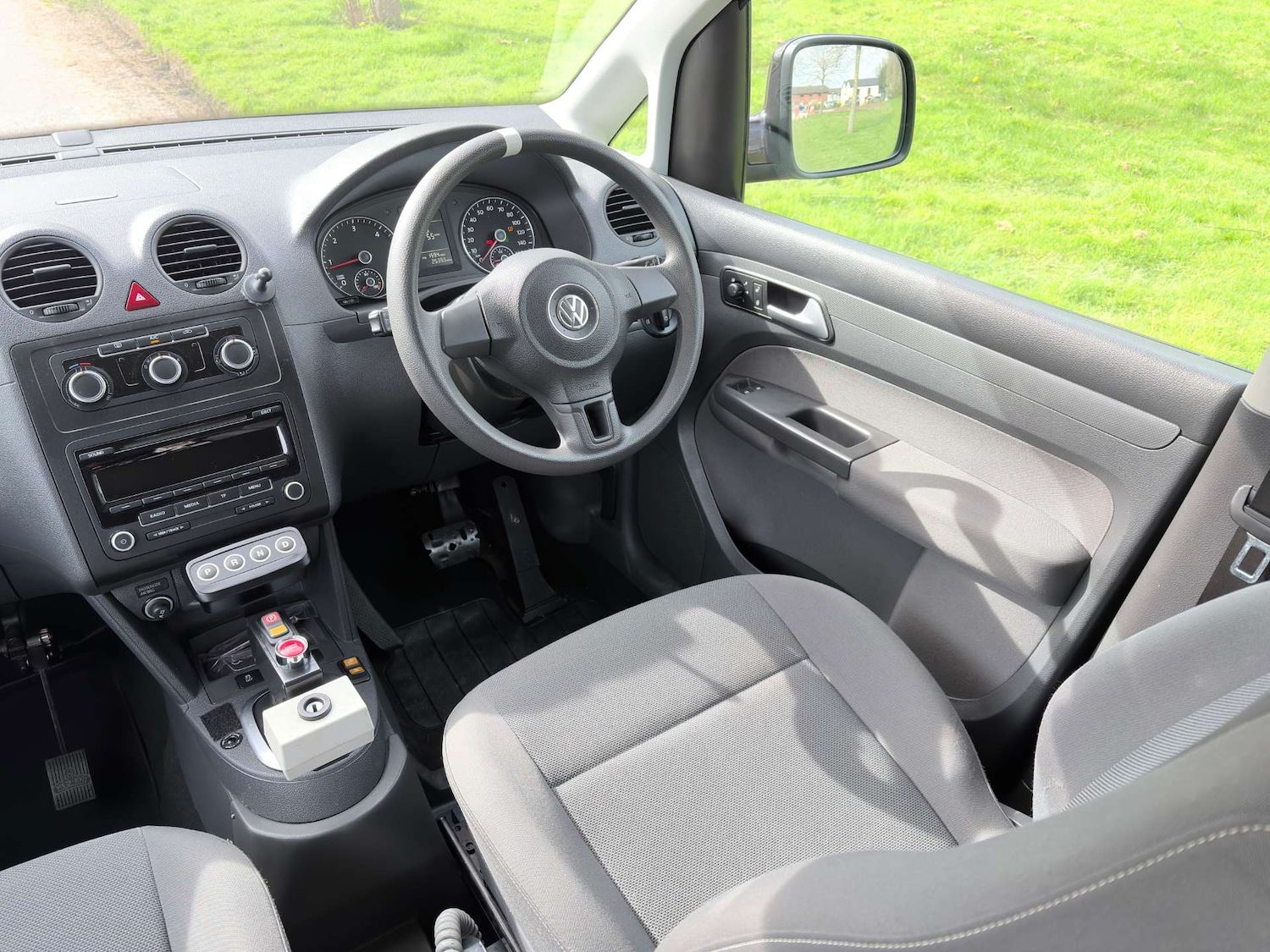 Used Volkswagen Caddy Life 2015 for sale - 78211845: Photo 10