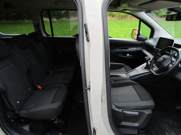 Used Peugeot Rifter 2021 for sale - 76047649: Photo 8