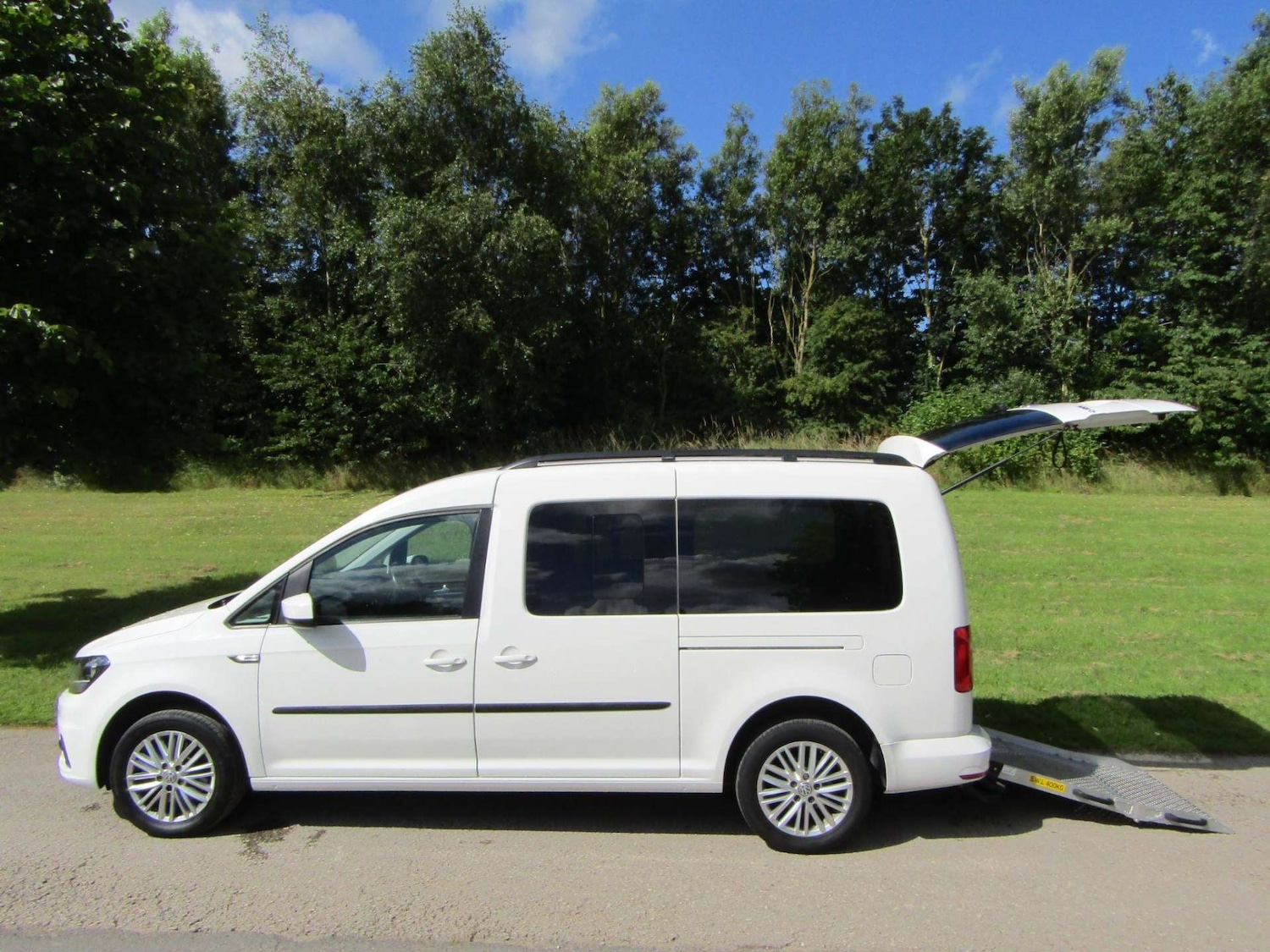 Used Volkswagen Caddy Maxi Life 2018 for sale - 76968805: Photo 1