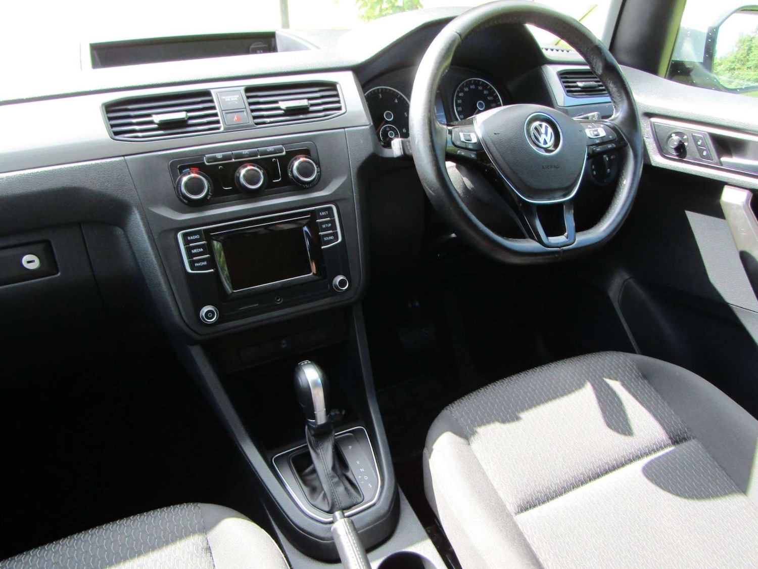 Used Volkswagen Caddy Maxi Life 2018 for sale - 76968805: Photo 11