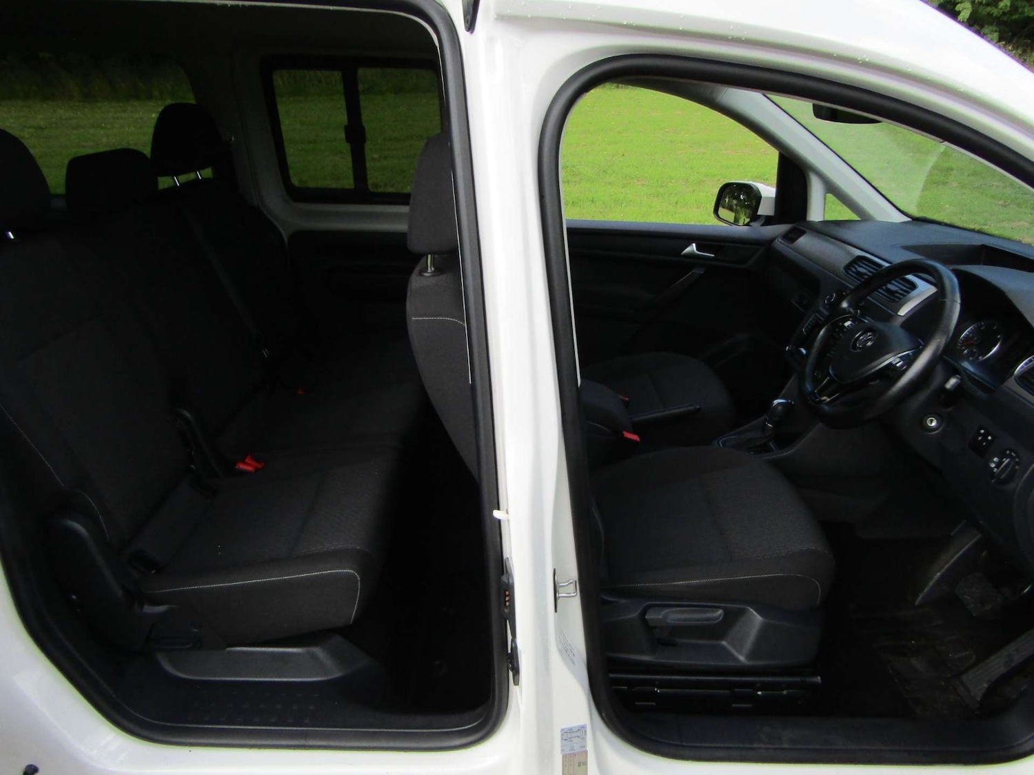 Used Volkswagen Caddy Maxi Life 2018 for sale - 76968805: Photo 9