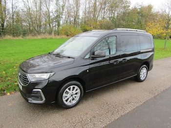 Used Ford Tourneo Connect 2024 for sale - 76362878: Photo