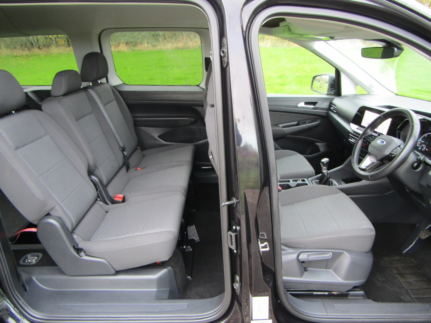 Used Ford Grand Tourneo Connect 2024 for sale - 76362878: Photo 8