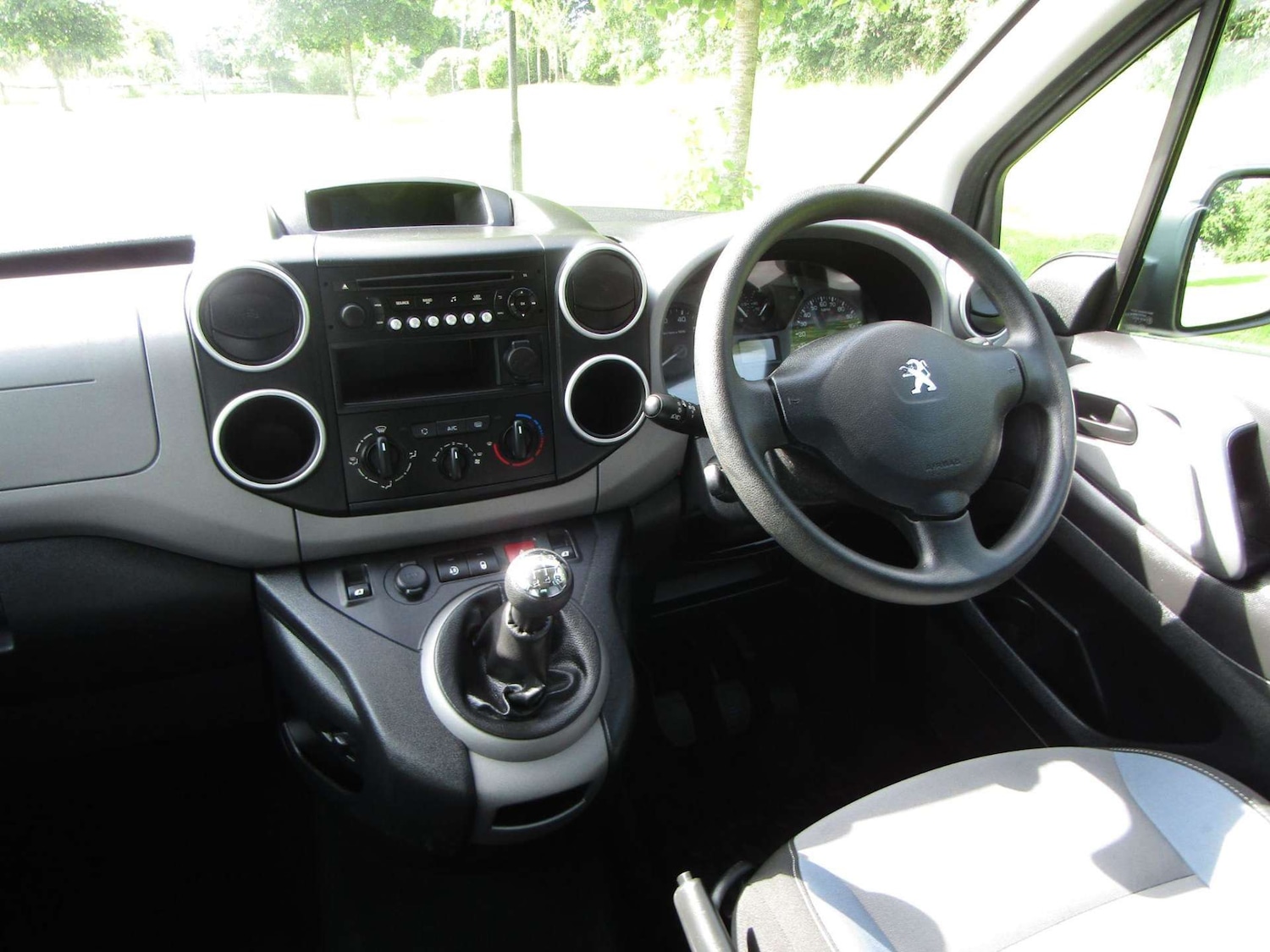 Used Peugeot Partner Tepee 2016 for sale - 76968830: Photo 11