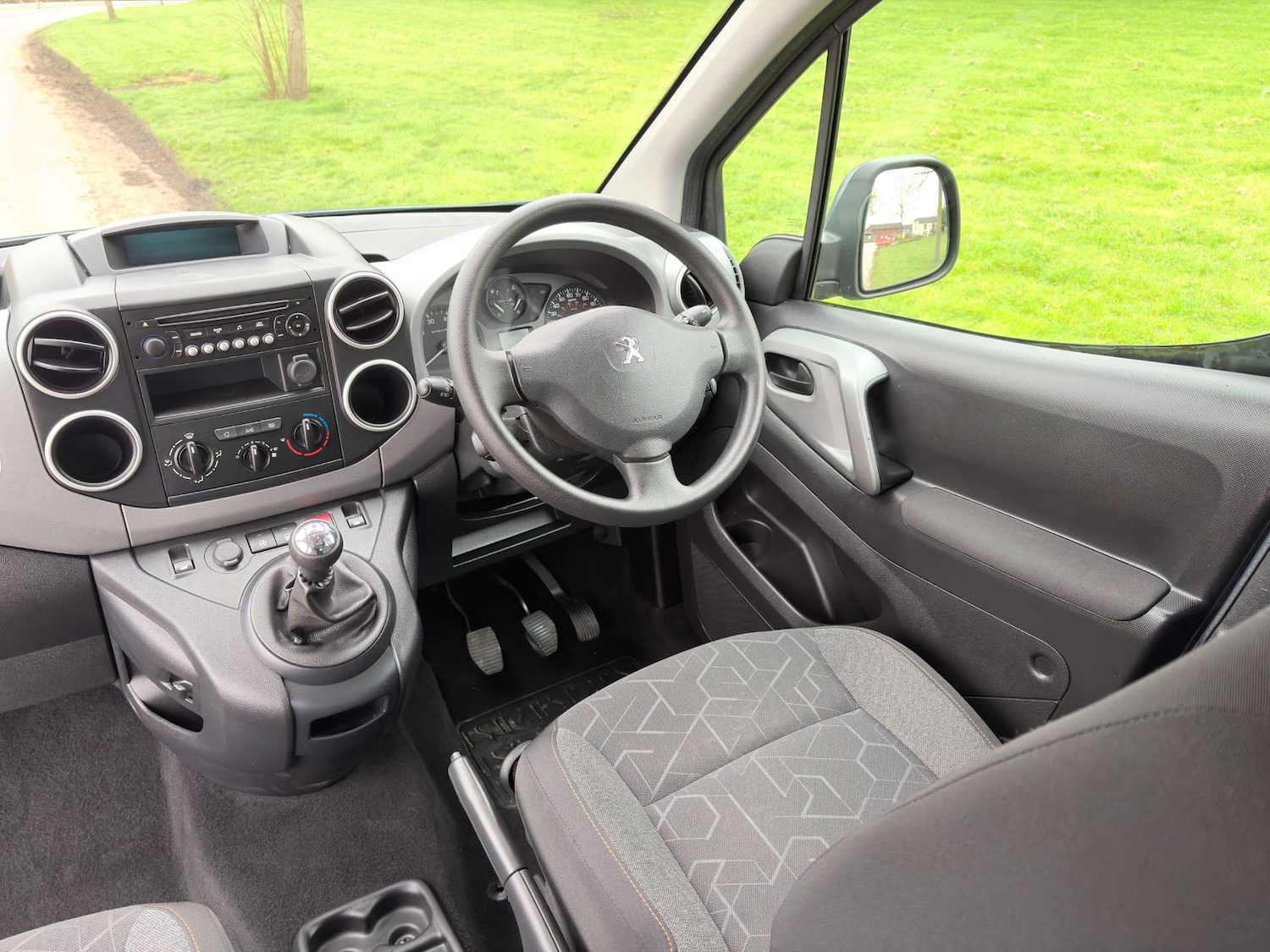 Used Peugeot Partner Tepee 2019 for sale - 78144630: Photo 11