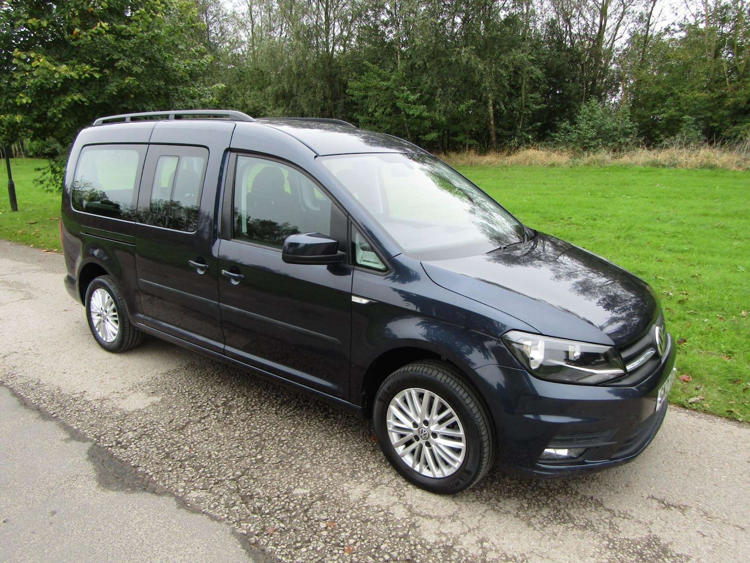 Used Volkswagen Caddy Maxi Life 2021 for sale - 76968903: Photo 3