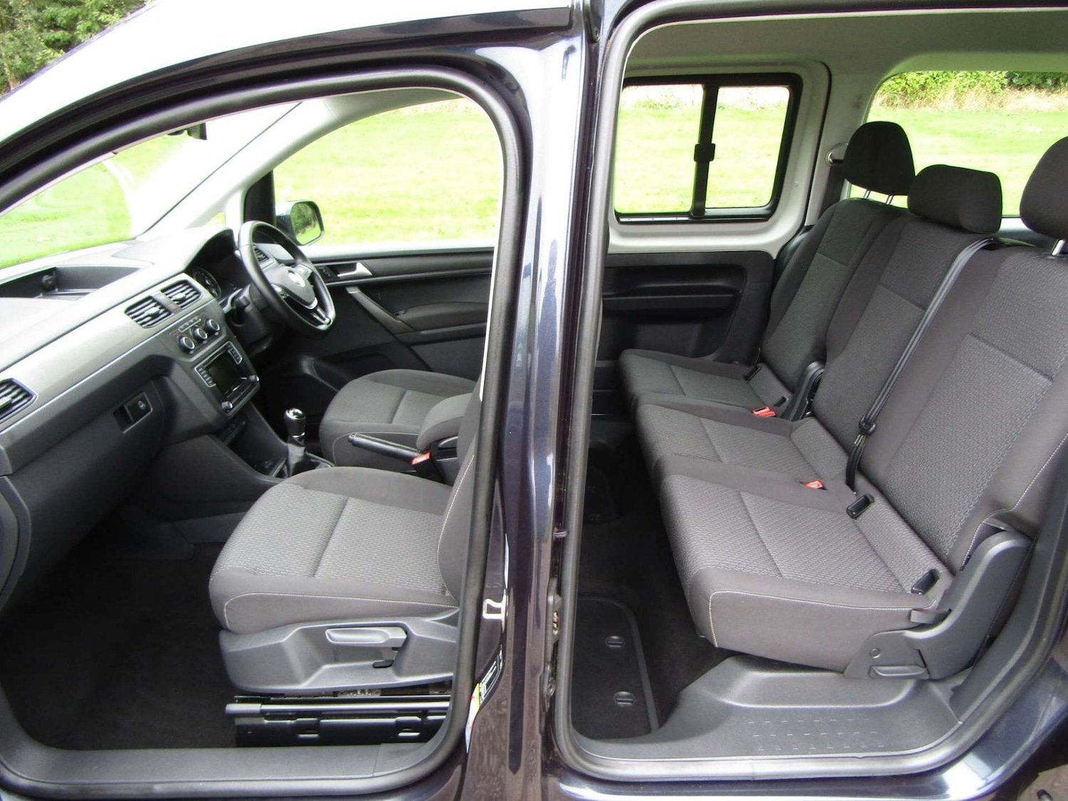 Used Volkswagen Caddy Maxi Life 2021 for sale - 76968903: Photo 9