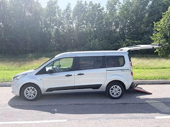 Ford Grand Tourneo Connect feature image
