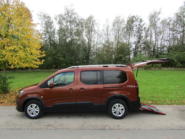 Used Peugeot Rifter 2021 for sale - 76205329: Photo 1