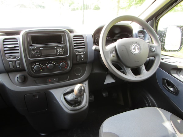 Used Vauxhall Vivaro 2015 for sale - 74215583: Photo 10