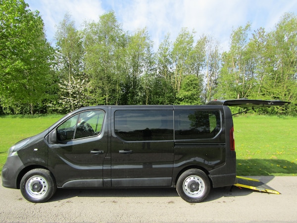 Used Vauxhall Vivaro 2015 for sale - 74215583: Photo 1