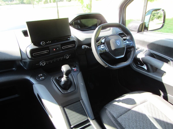 Used Peugeot Rifter 2024 for sale - 75212928: Photo 10