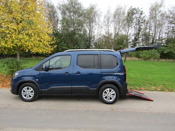 2020 (20) - 1.5 HDi *12,000 MILES* Wheelchair Accessible Disabled Mobility Vehicle WAV 5-Door