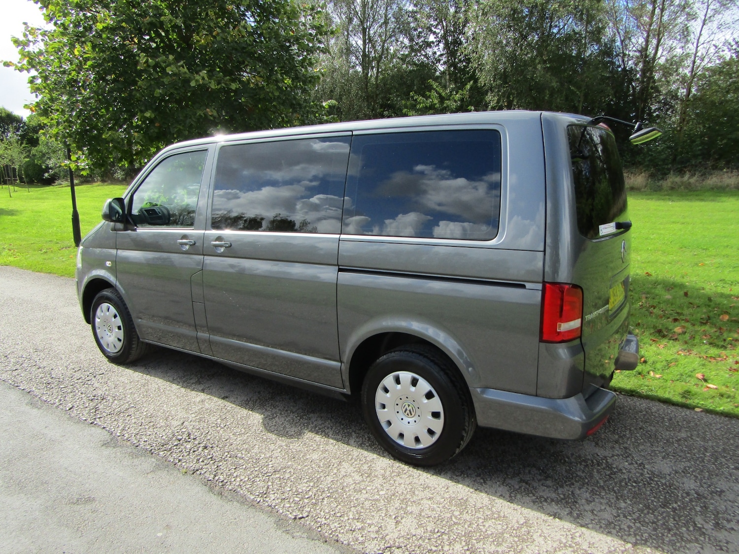 Used Volkswagen Transporter Shuttle 2015 for sale - 75626549: Photo 5