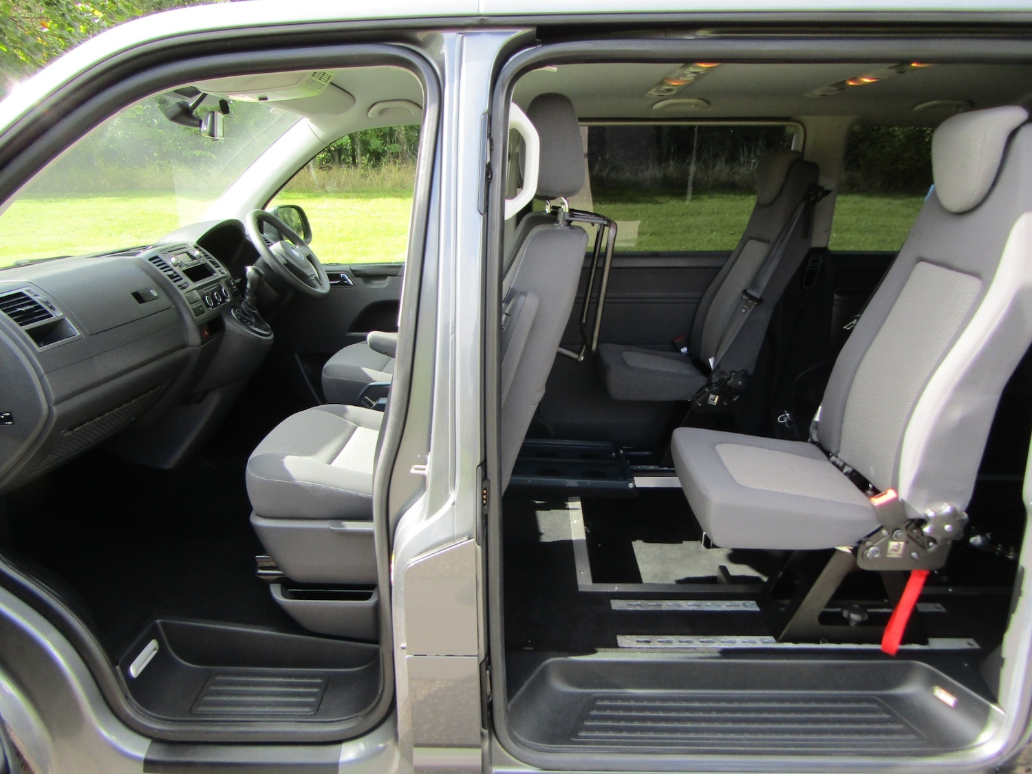 Used Volkswagen Transporter Shuttle 2015 for sale - 75626549: Photo 9