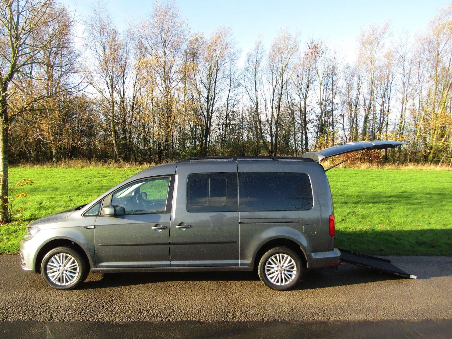 Used Volkswagen Caddy Maxi Life 2020 for sale - 76909092: Photo 1