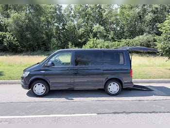 Used Volkswagen Transporter Shuttle 2018 for sale - 79841084: Photo
