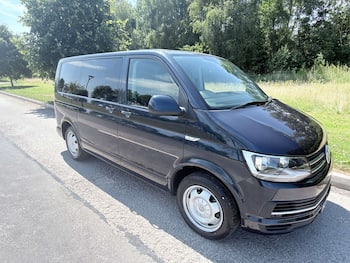 Used Volkswagen Transporter Shuttle 2018 for sale - 79841084: Photo