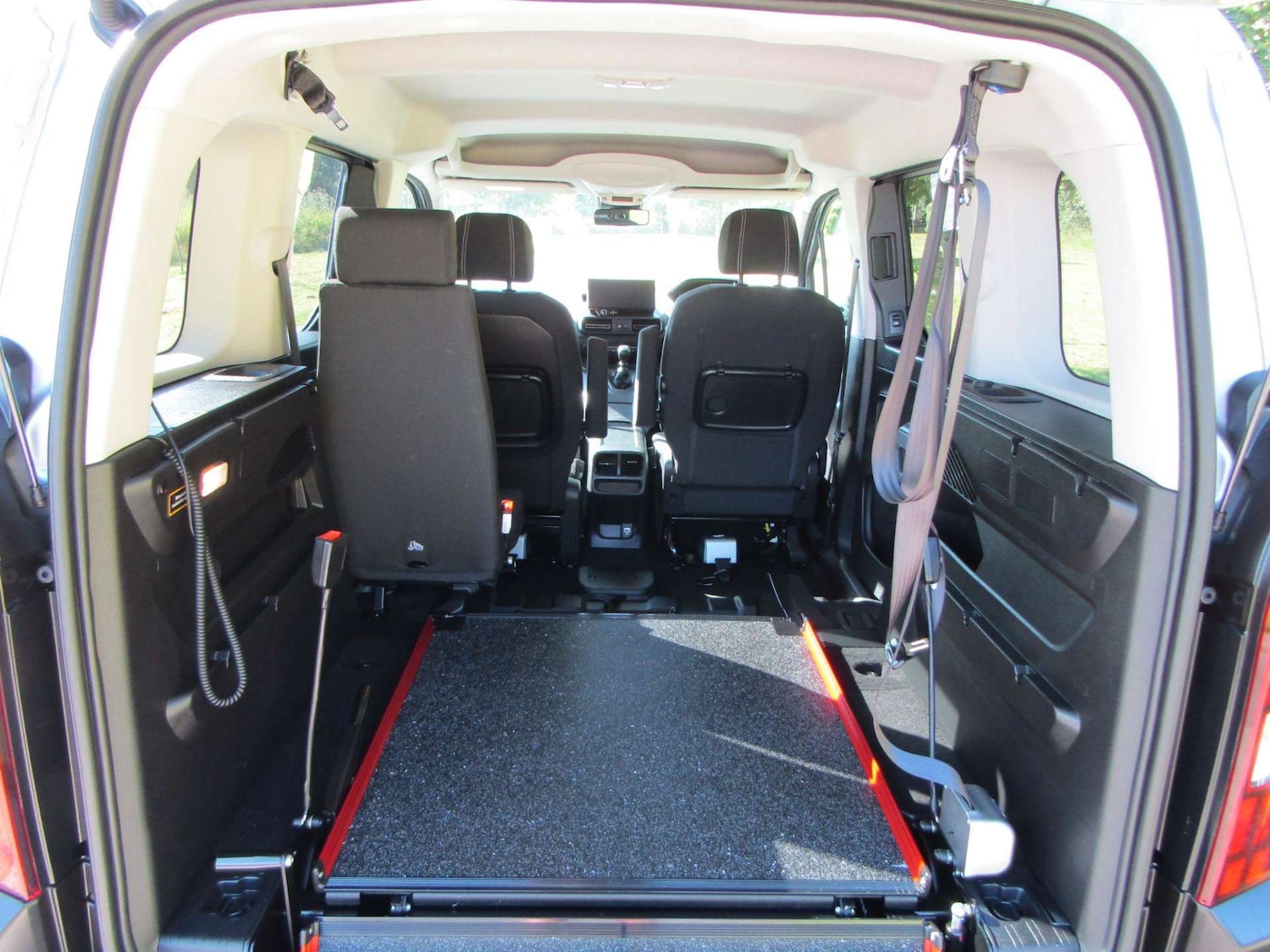 Used Peugeot Rifter 2024 for sale - 76968865: Photo 6