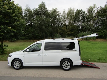 2022 (72) - 2.0 EcoBlue Titanium 5dr [5 seat] Wheelchair Accessible Vehicle
