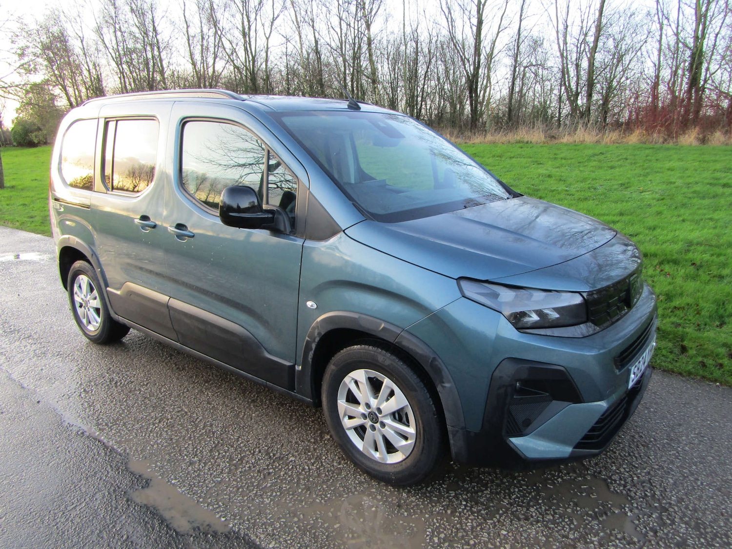 Used Peugeot Rifter 2024 for sale - 76909145: Photo 2