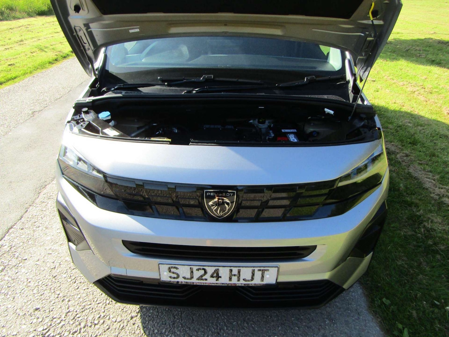 Used Peugeot Rifter 2024 for sale - 76909128: Photo 11