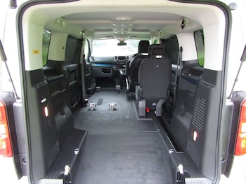 2021 - 1.5 BlueHDi 120 Active Standard [8 Seat] 5dr