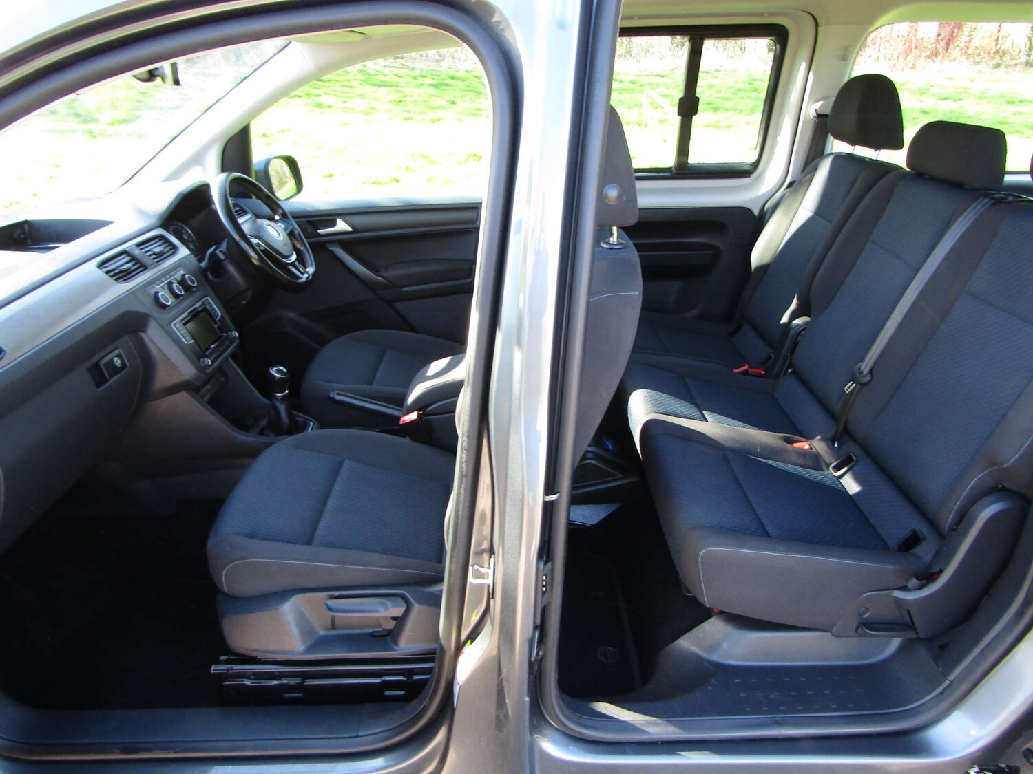 Used Volkswagen Caddy Maxi Life 2017 for sale - 77920825: Photo 8