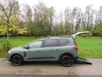 2023 - 1.0 TCE EXTREME TOP SPEC Wheelchair Accessible Disabled Vehicle WAV 5-Door
