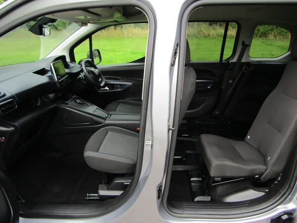 Used Peugeot Rifter 2023 for sale - 75380941: Photo 9