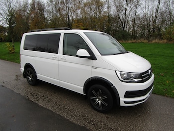 Used Volkswagen Transporter Shuttle 2017 for sale - 76391411: Photo