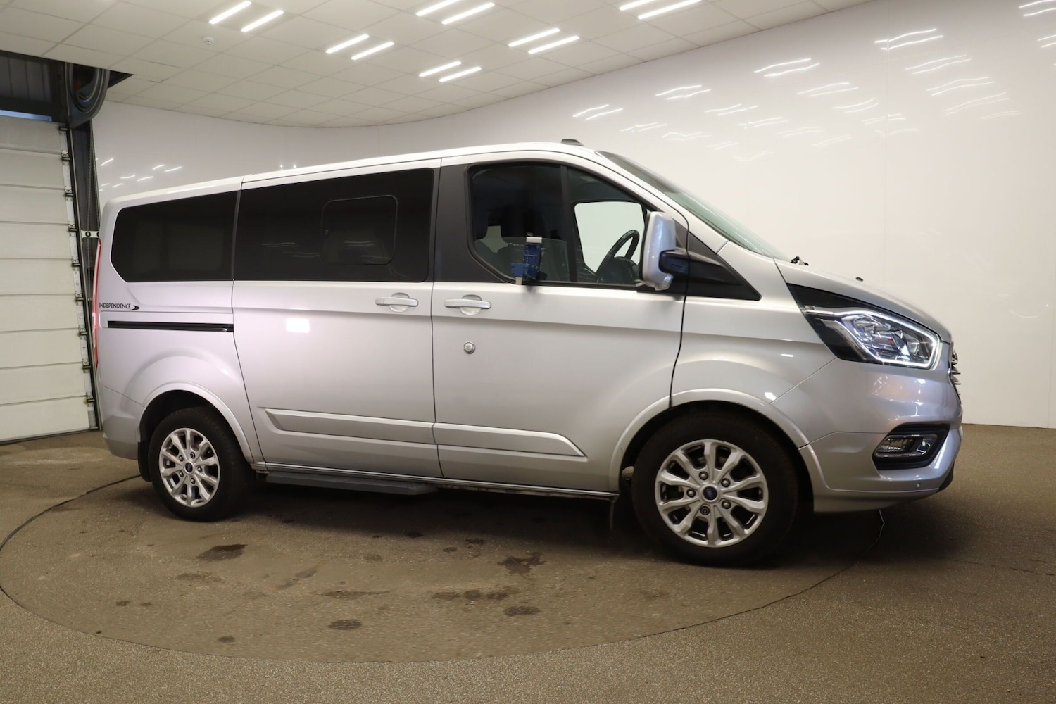 Used Ford Tourneo Custom 2020 for sale - 76463995: Photo 1