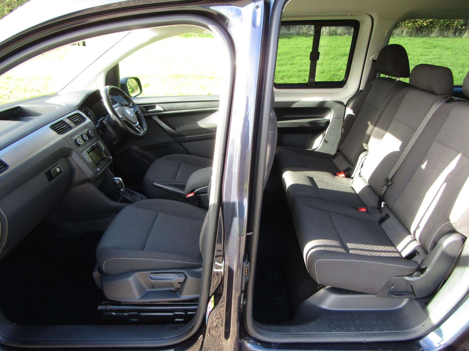 Used Volkswagen Caddy Maxi Life 2018 for sale - 76968893: Photo 10