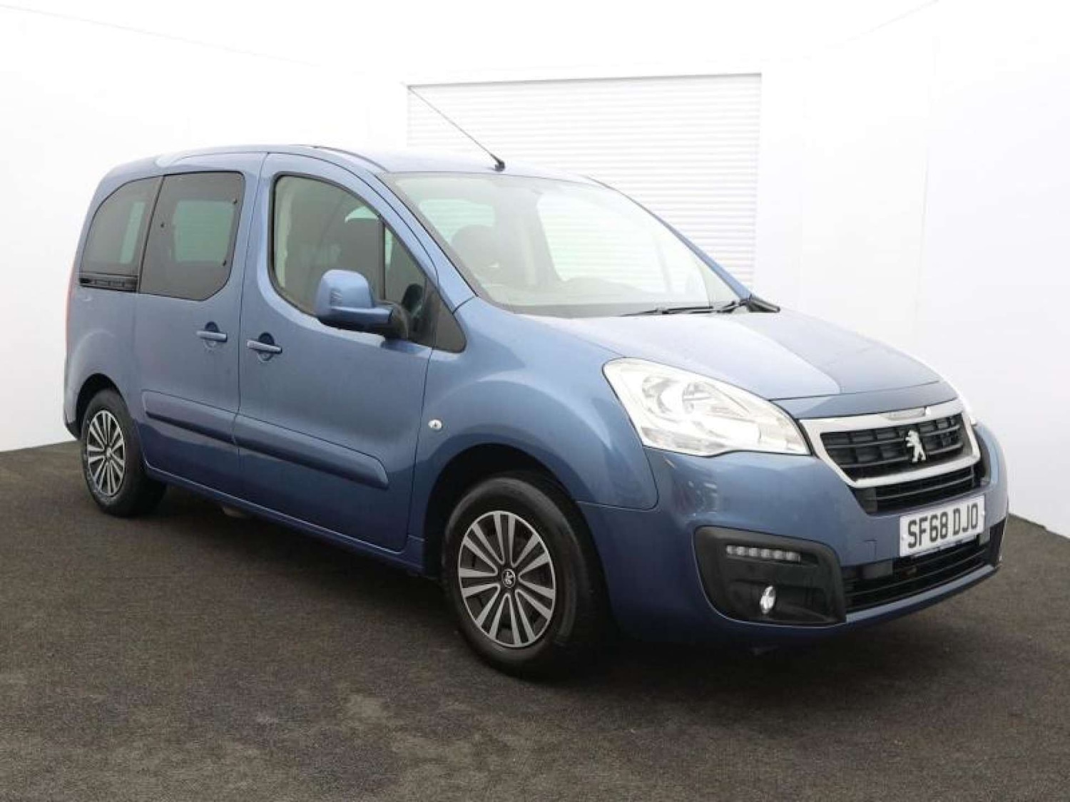 Used Peugeot Partner Tepee 2018 for sale - 76909137: Photo 1