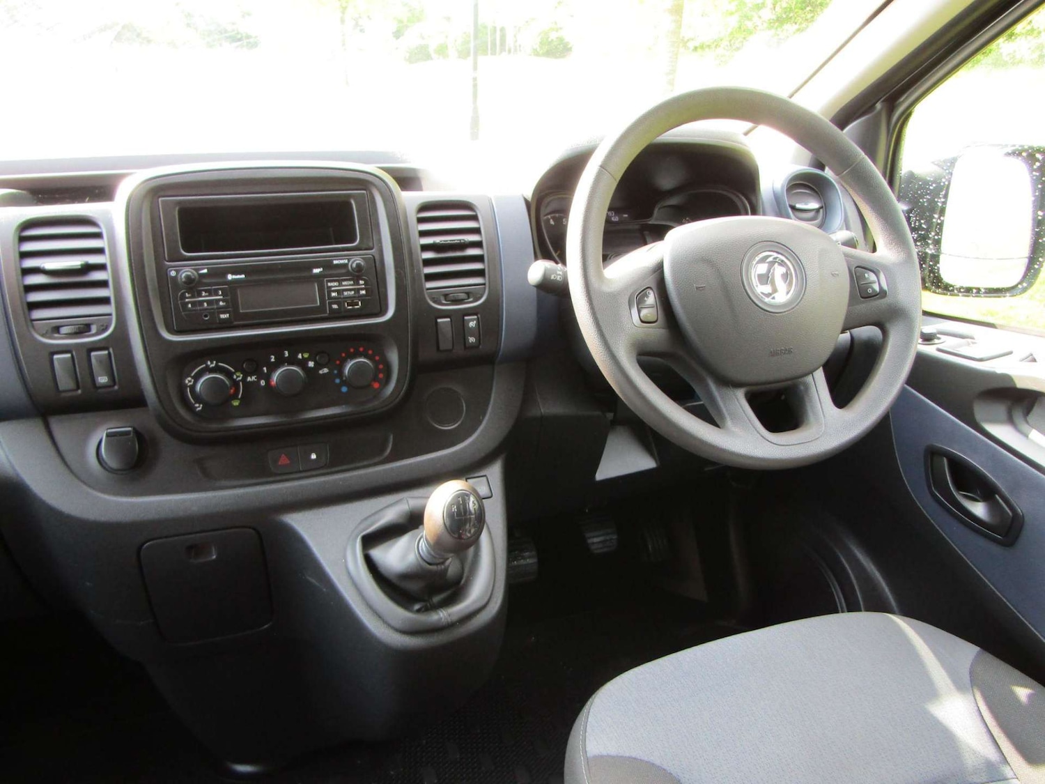 Used Vauxhall Vivaro 2015 for sale - 76909042: Photo 10