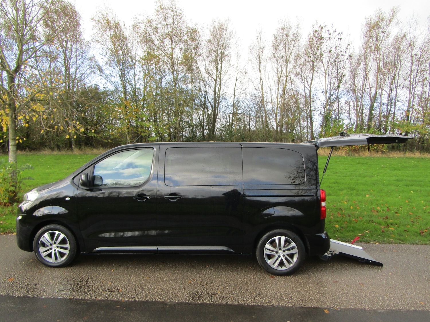 Used Peugeot Traveller 2021 for sale - 76329363: Photo 1