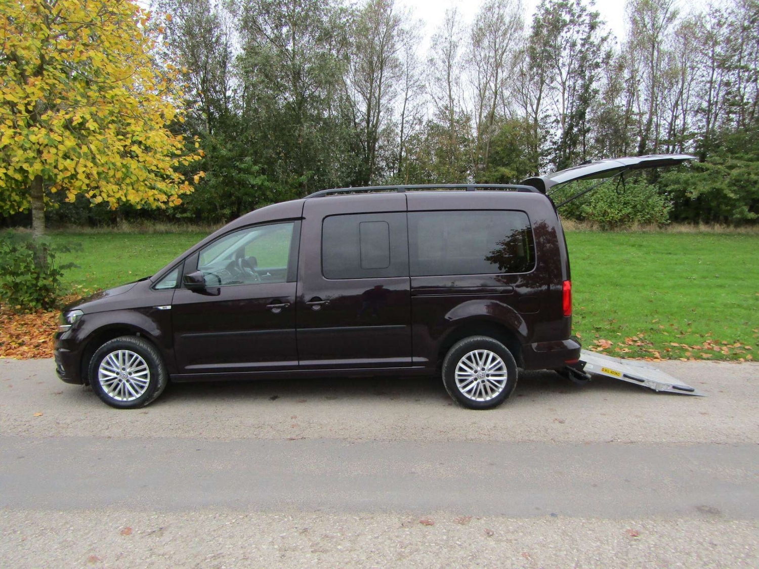 Used Volkswagen Caddy Maxi Life 2017 for sale - 76909067: Photo 1