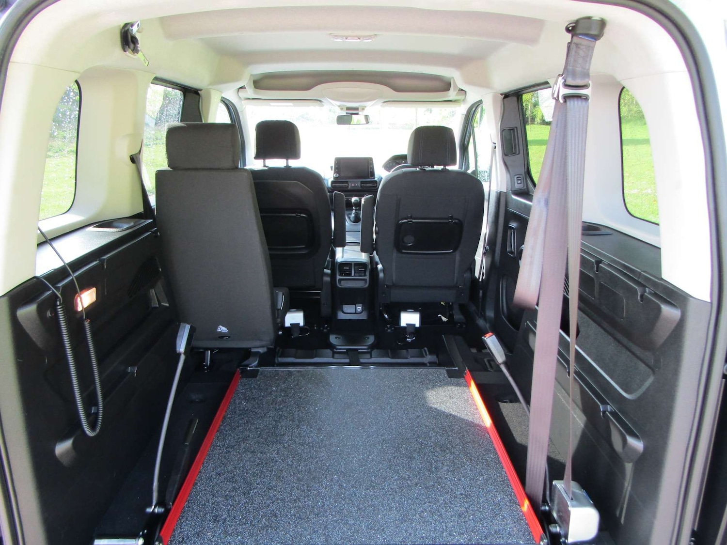 Used Peugeot Rifter 2024 for sale - 76968812: Photo 12