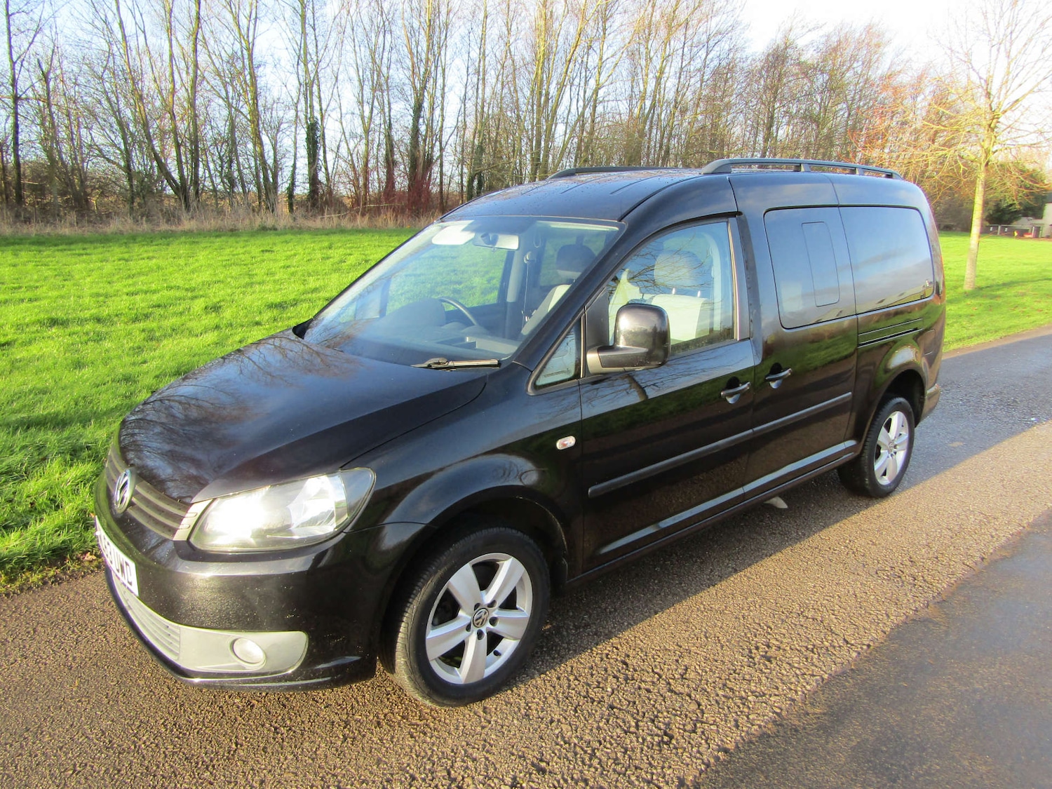 Used Volkswagen Caddy Maxi Life 2013 for sale - 77045724: Photo 4