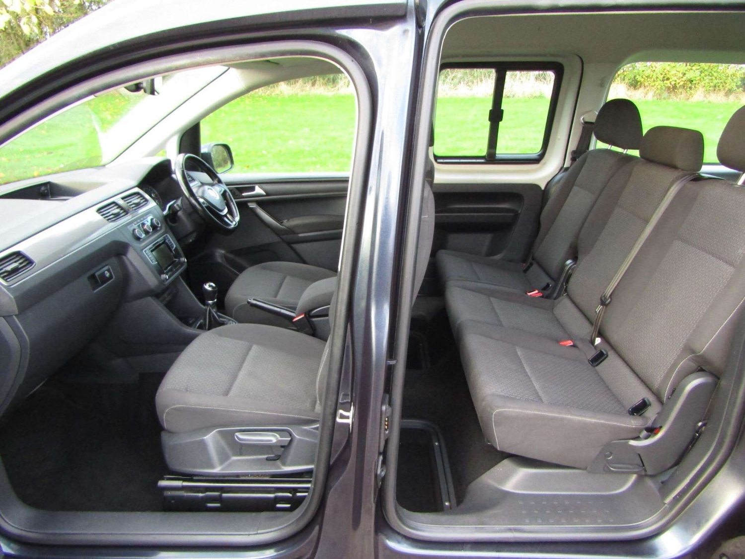 Used Volkswagen Caddy Maxi Life 2016 for sale - 76968878: Photo 8