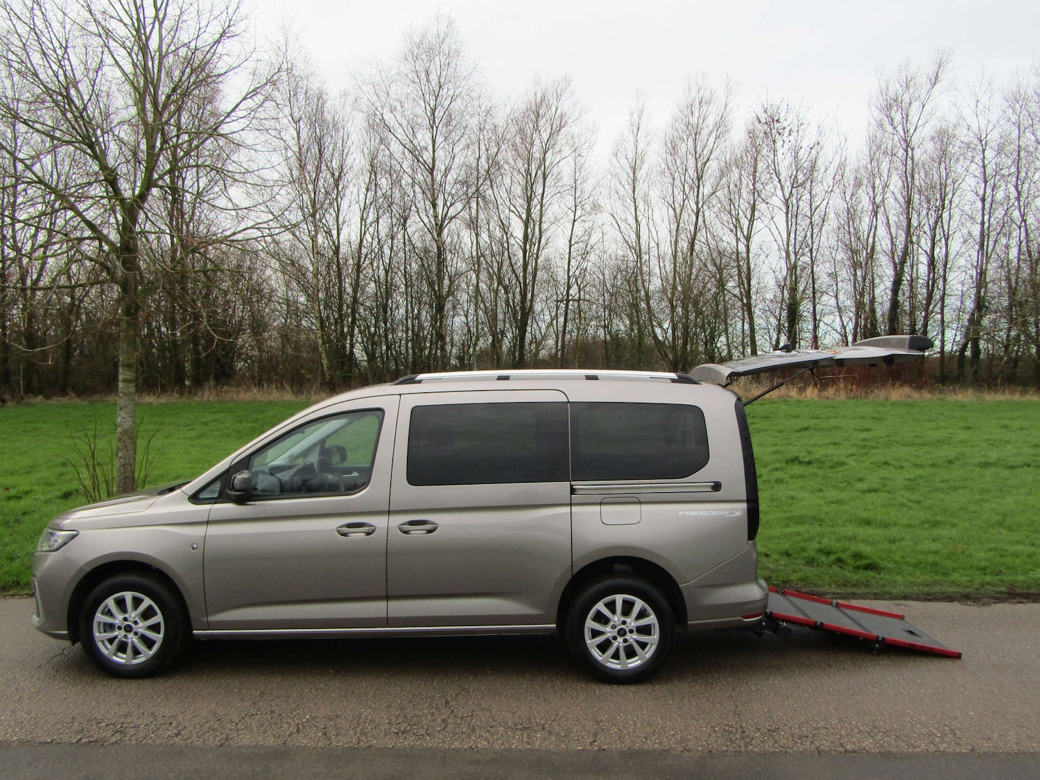 Used Ford Tourneo Connect 2024 for sale - 76909125: Photo 1