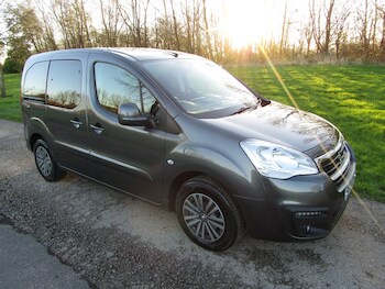 Used Peugeot Partner Tepee 2019 for sale - 76421610: Photo