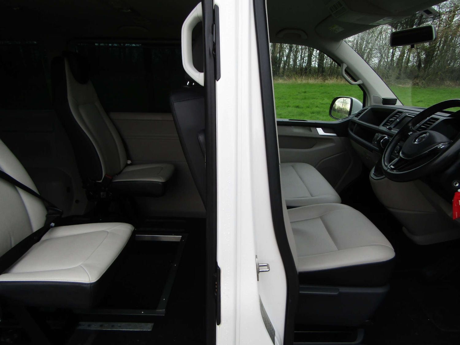 Used Volkswagen Transporter Shuttle 2017 for sale - 76968822: Photo 8