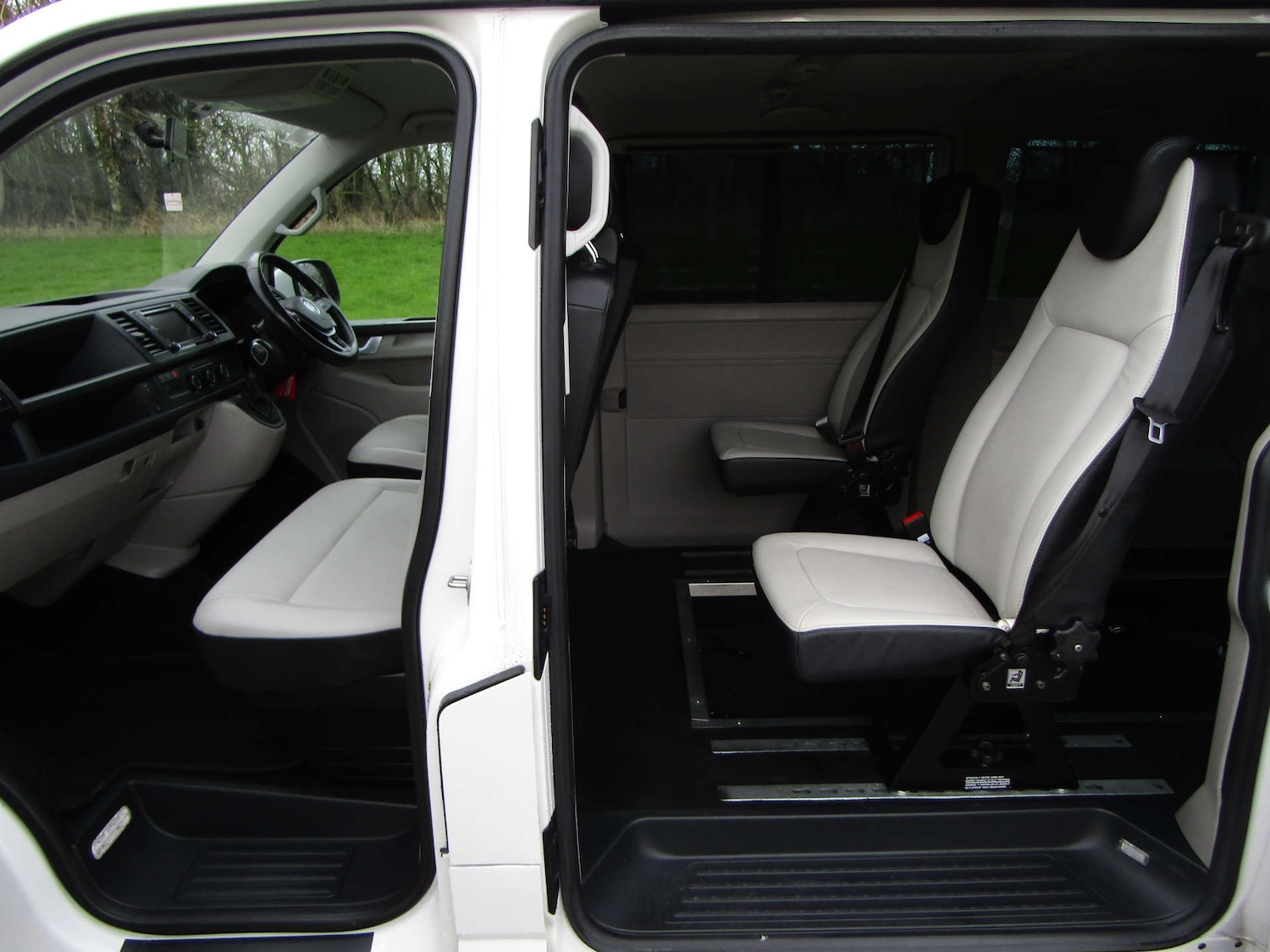 Used Volkswagen Transporter Shuttle 2017 for sale - 76968822: Photo 9