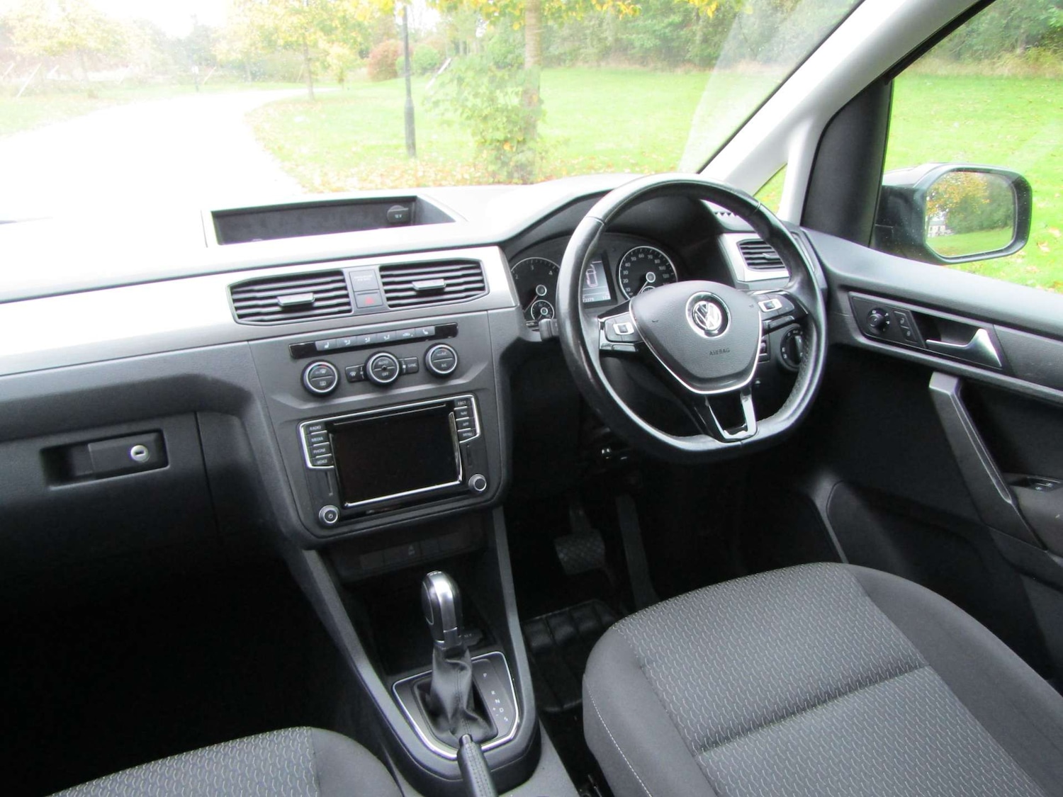 Used Volkswagen Caddy Maxi Life 2018 for sale - 76909076: Photo 10