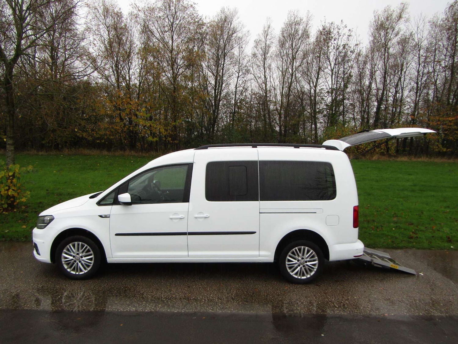 Used Volkswagen Caddy Maxi Life 2020 for sale - 76968810: Photo 1