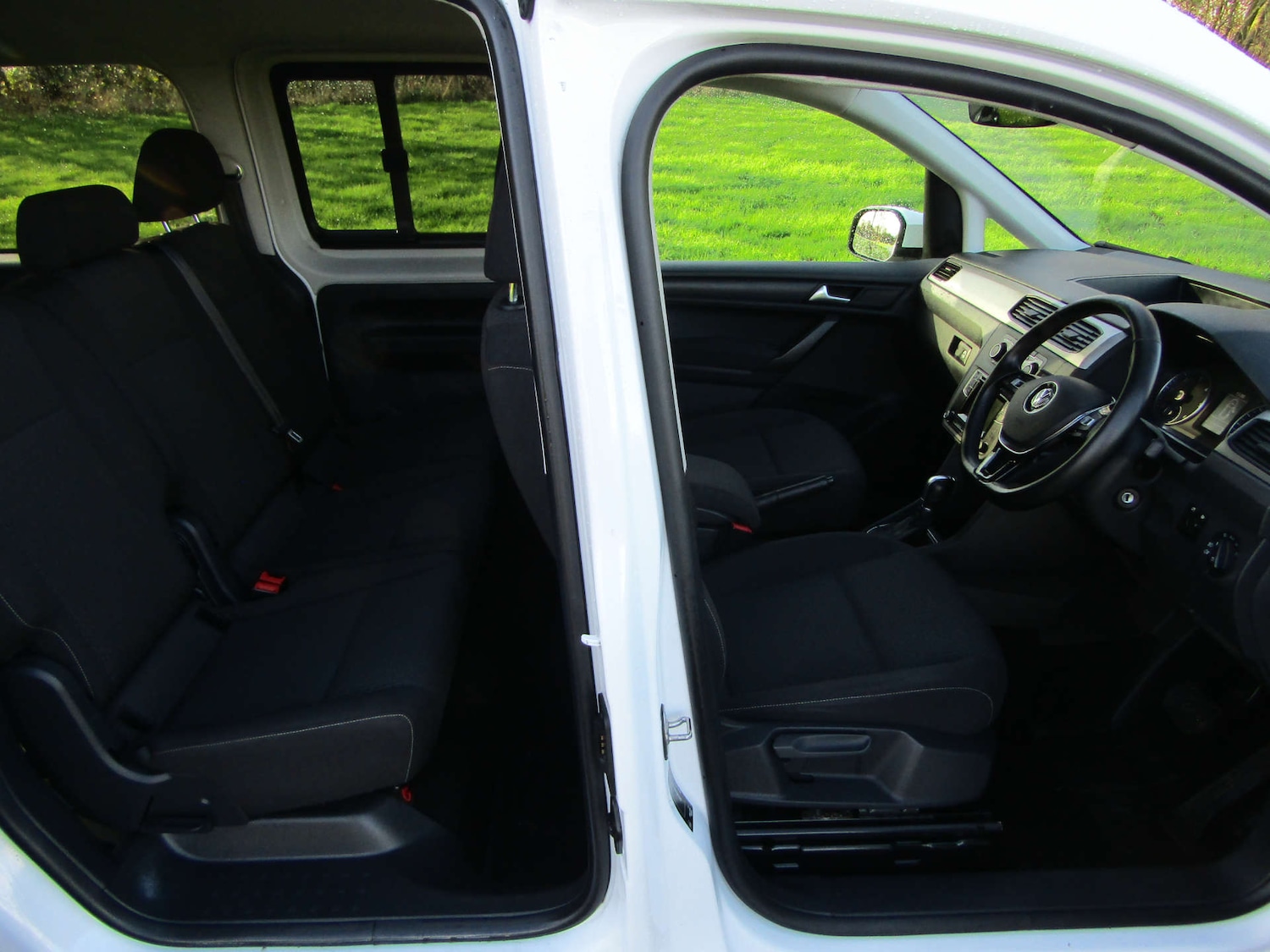 Used Volkswagen Caddy Maxi Life 2018 for sale - 76909049: Photo 8