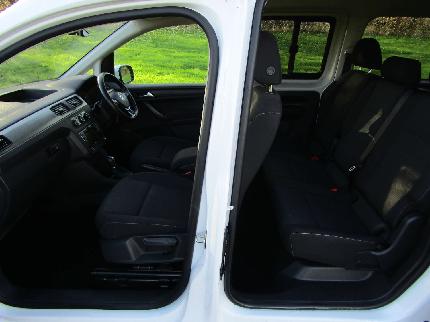 Used Volkswagen Caddy Maxi Life 2018 for sale - 76909049: Photo 9