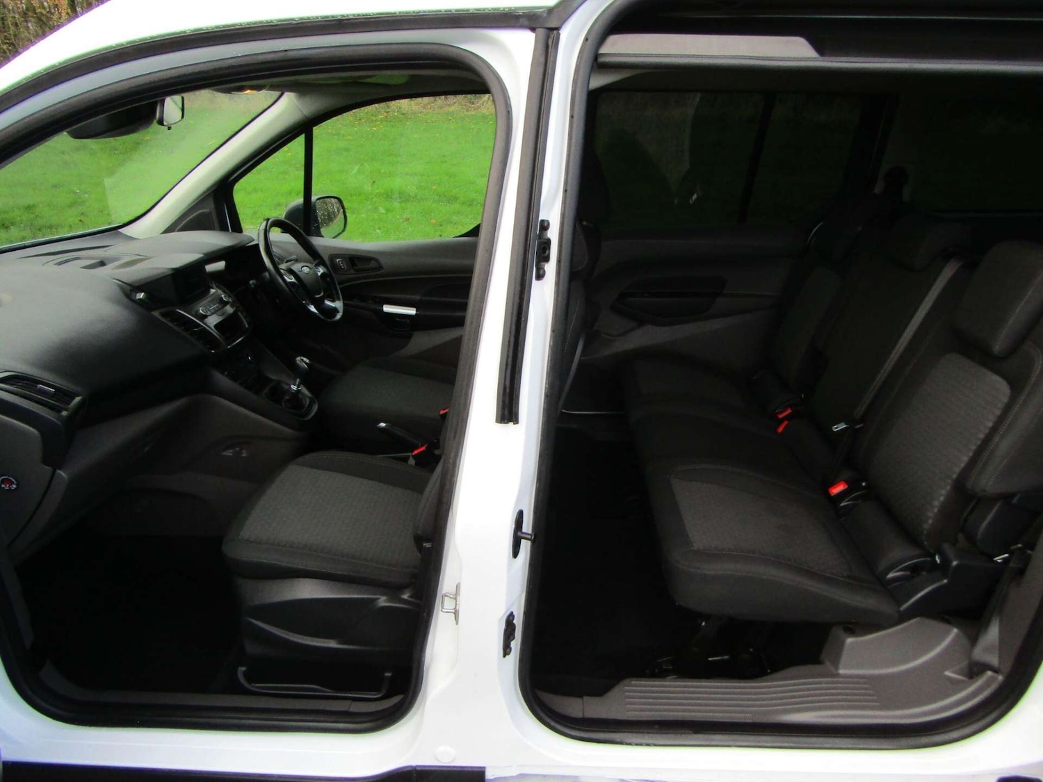 Used Ford Grand Tourneo Connect 2019 for sale - 76968884: Photo 9