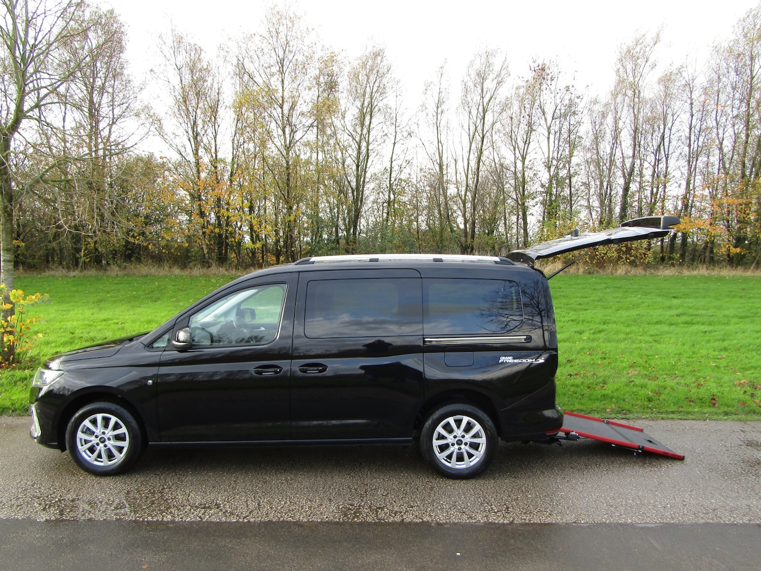 Used Ford Tourneo Connect 2023 for sale - 76504322: Photo 1